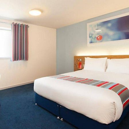 Travelodge Cardiff Central Queen Street Екстер'єр фото
