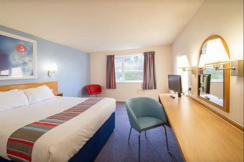 Travelodge Cardiff Central Queen Street Екстер'єр фото