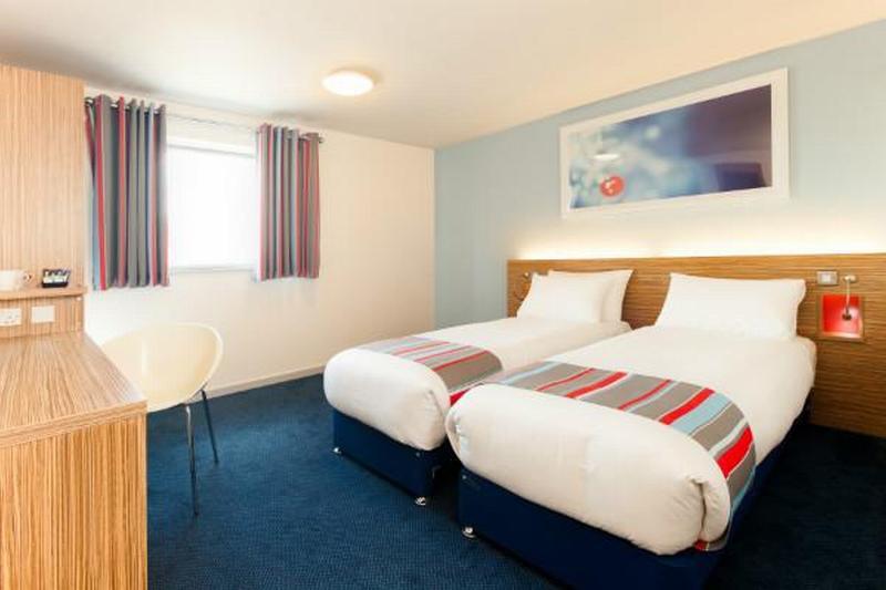 Travelodge Cardiff Central Queen Street Екстер'єр фото